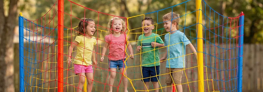 Espaço infantil com monitoras